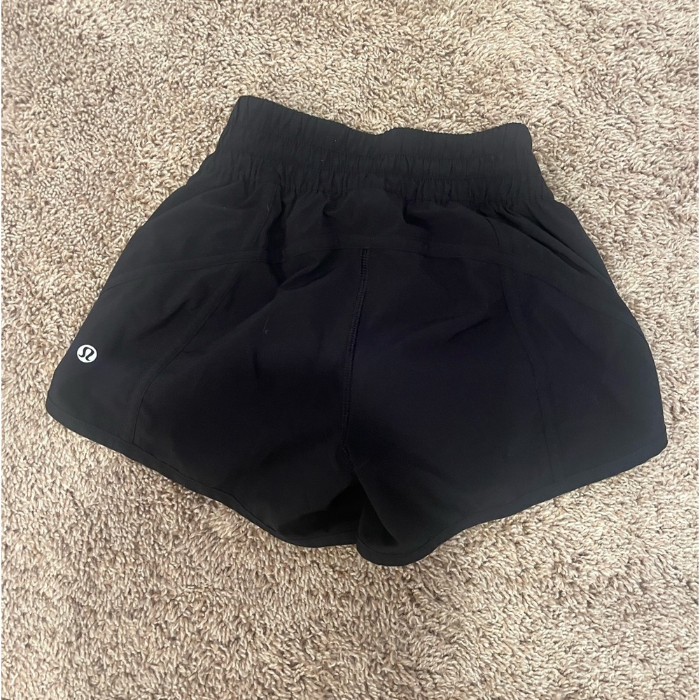 Lululemon track shorts!!
In great condition, like/new
Size 0